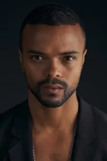 Eka Darville como: Man