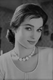 Shirley Anne Field como: Shirley McGee