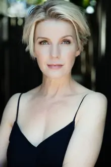 Jacqueline McKenzie como: Veronica Hayden-Jones