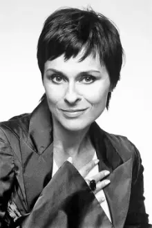 Lisa Stansfield como: Joan Woodcock