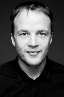 Albin Grenholm como: Tomas