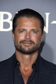 David Charvet como: Cass Sundstrom