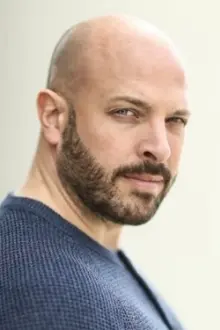 Graham Shiels como: King Aegeus