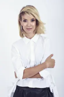 Alina Chivulescu como: Cecilia