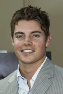 Josh Henderson como: Jason