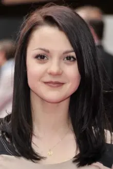 Kathryn Prescott como: Carter Stevens