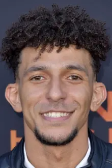 Khleo Thomas como: Mario