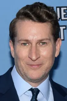 Scott Aukerman como: 