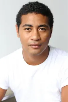 Beulah Koale como: Molesi