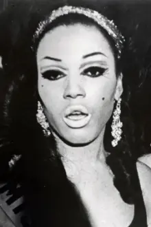 Crystal LaBeija como: Self - Competitor