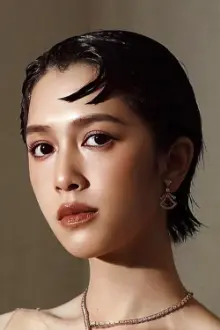 Eugenie Liu como: Lei Xin Yu