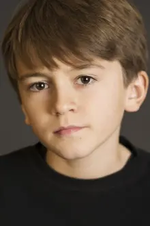 Duncan Joiner como: Lucas Barrow