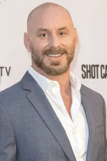 Matt Gerald como: Sloman