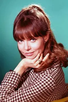 Barbara Feldon como: Penny