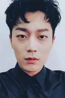 Yoon Doo-joon como: Jung Seok