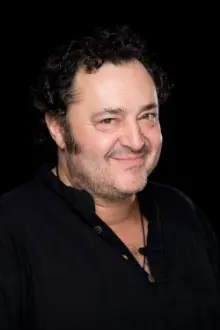 Ivan Kaye como: Garabed