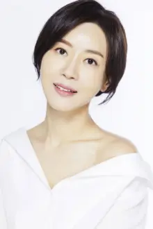 Kim Hee-jung como: Hee-jung