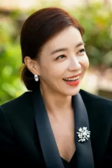 Park Sun-young como: Lee Shin-hee