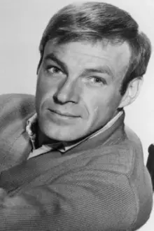 Don Francks como: Elder