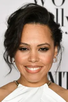 Amirah Vann como: Dr. Gina Walker