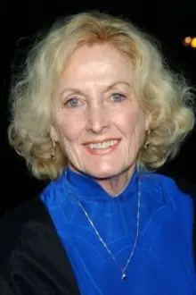 Eileen Ryan como: Nan