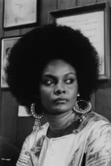 Tamara Dobson como: Cleopatra Jones