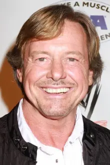 Roddy Piper como: "Rowdy" Roddy Piper