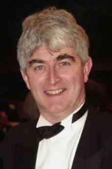 Dermot Morgan como: Father Ted Crilly