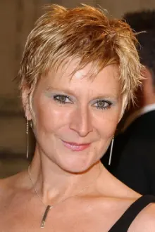 Linda Henry como: Sandra Gangel