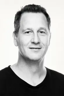 Henrik Rafaelsen como: Blomberg