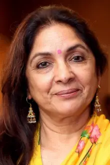 Neena Gupta como: Mrs. Vikas Saxena