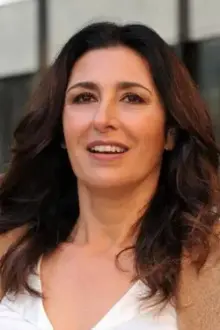 Antonella Attili como: Eva Paci