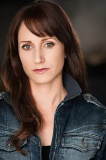 Meghan Gardiner como: Aunt Jean