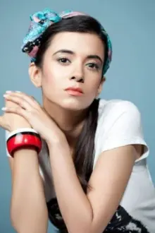 Saba Azad como: Preity Sen