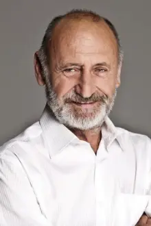 Gábor Reviczky como: Balu