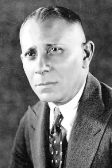 Erich von Stroheim como: Emil Lasser / Monsieur Frank