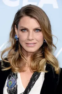 Angela Lindvall como: Katie