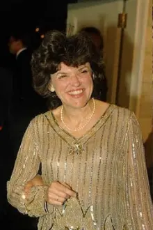 Carol Arthur como: Mrs. Doris Green, Al's Daughter