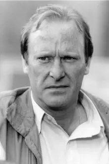 Dennis Waterman como: James Anderson