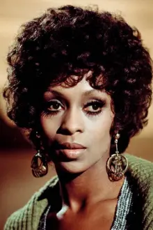 Lola Falana como: Julia