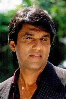 Mukesh Khanna como: Rajeshwar