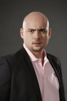 Ryan Eigenmann como: Baron Villa de Asis