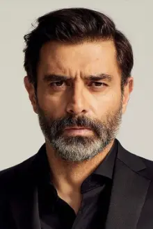 Cansel Elçin como: Murat