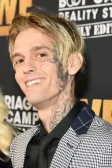 Aaron Carter como: self