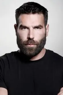 Dan Bilzerian como: Dan Bilzerian