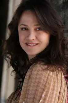 Michelle Burke como: Sara