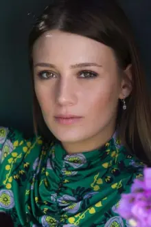 Gizem Karaca como: Sultan