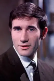 Jim Dale como: Barnet / Dr. Neil Boyd