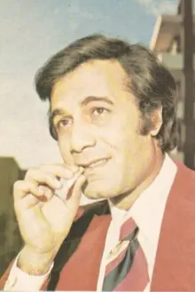 Mahmoud Yassine como: Mahmoud fahmi