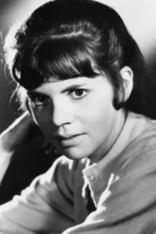 June Harding como: Ann